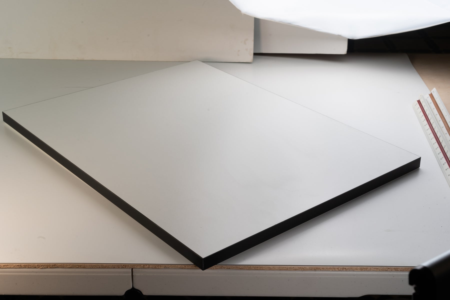 Pacific Arc, Drawing Board: white melamine, black edge