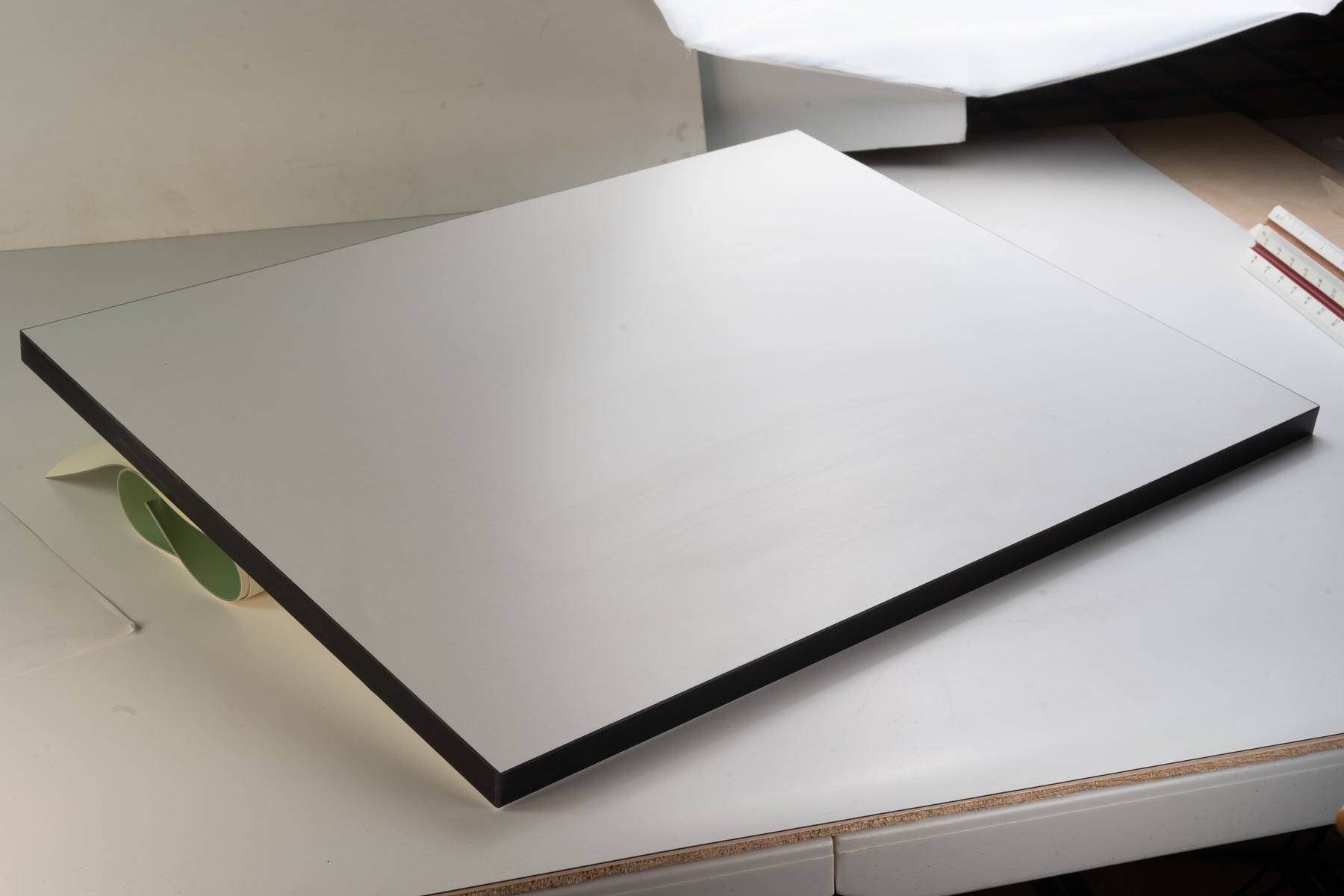 Pacific Arc, Drawing Board: white melamine, black edge