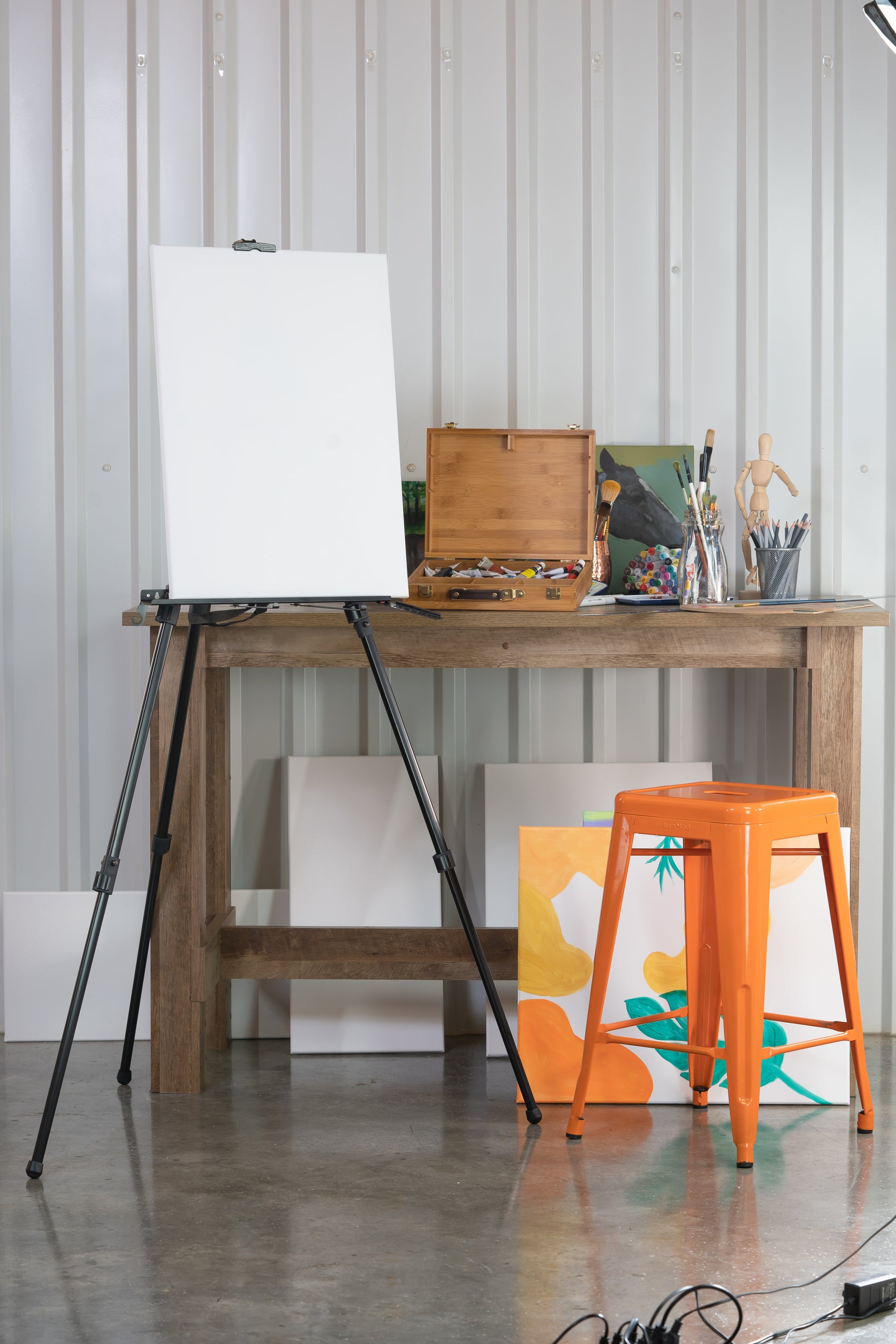 Pacific Arc - Trekker Aluminum 70 Inch Adjustable Art Easel with Carry Bag for Artists, Hobbyists, Students, and Professionals