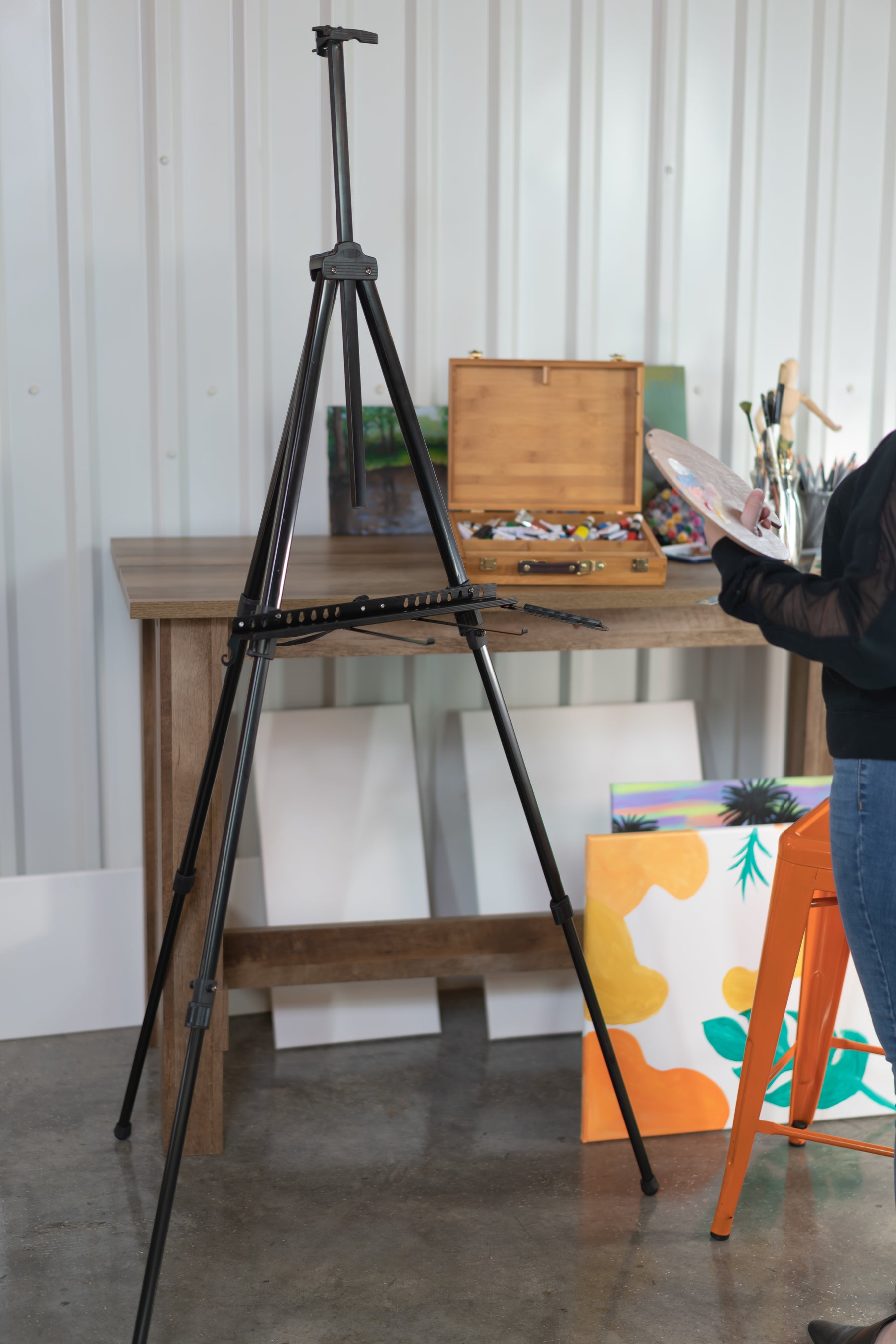Pacific Arc - Trekker Aluminum 70 Inch Adjustable Art Easel with Carry Bag for Artists, Hobbyists, Students, and Professionals