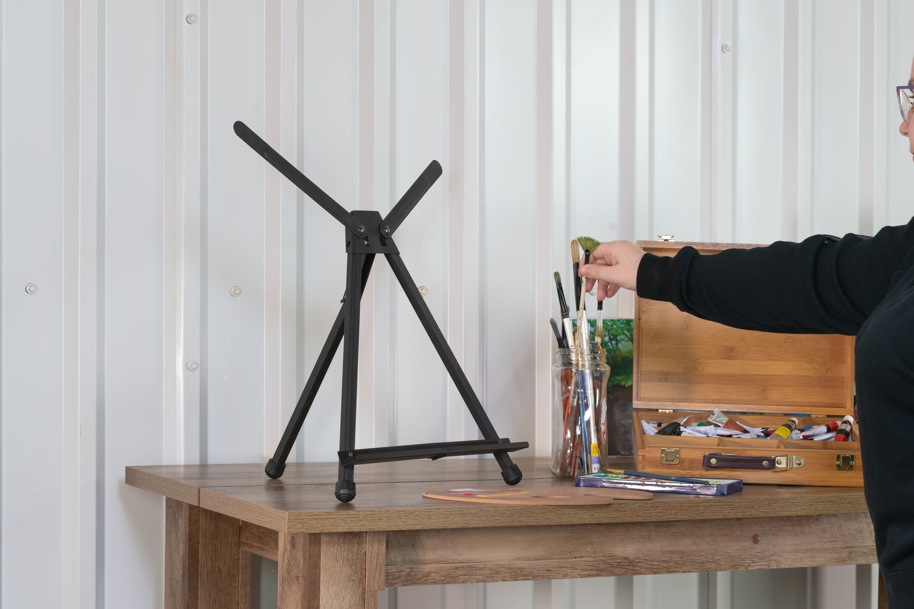 Pacific Arc, Rover Aluminum 20 Inch Adjustable Art Easel with Carrying Case for Artists, Hobbyists, Students, and Professionals
